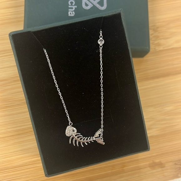 Brand New Sterling Silver 18" Fish Necklace Heart Pave Crystals 925 Stamped - Picture 14 of 15